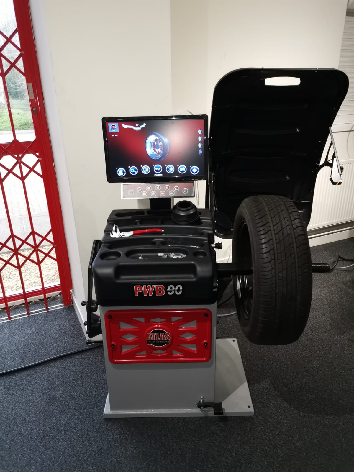 Atlas Platinum PWB90 Wheel Balancer [ExDemo] Tyre Bay Direct